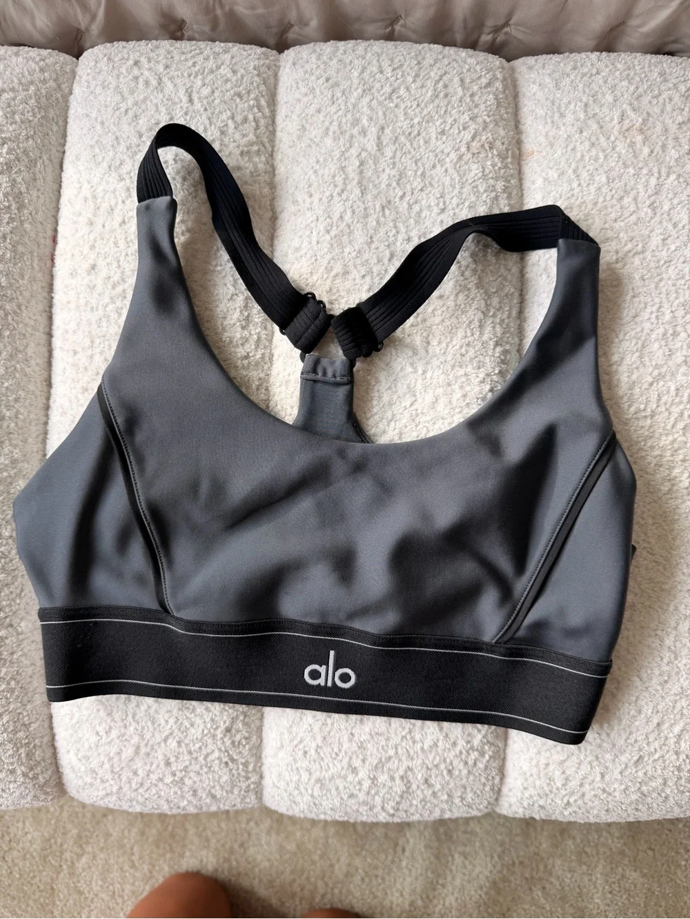 SET ALO Yoga Charcoal Gray Seamless Sports Bra & Leggings Set
